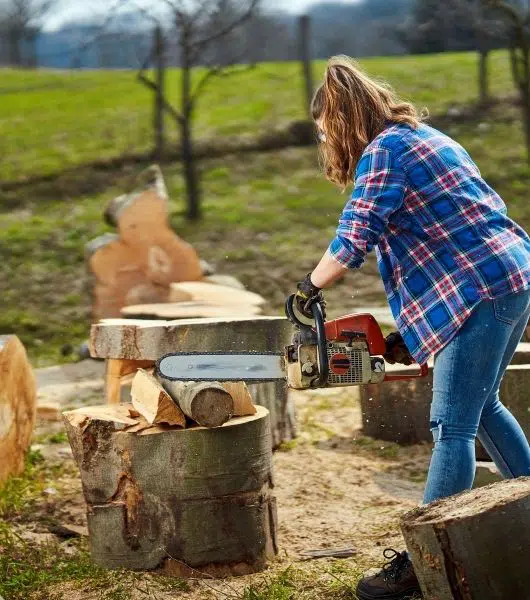 Chainsaw size is matter for Women chainsaw